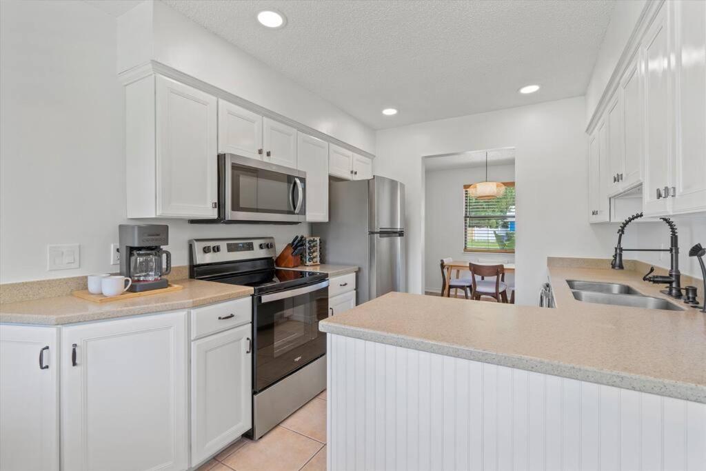 Spacious Home Near Beach, Large Yard, Game Room And Dog Friendly Jacksonville Esterno foto
